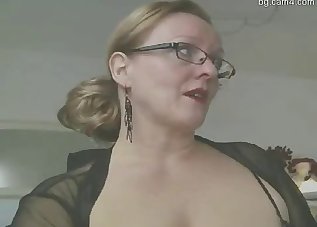 Sensual secretary opens her accurate pussy